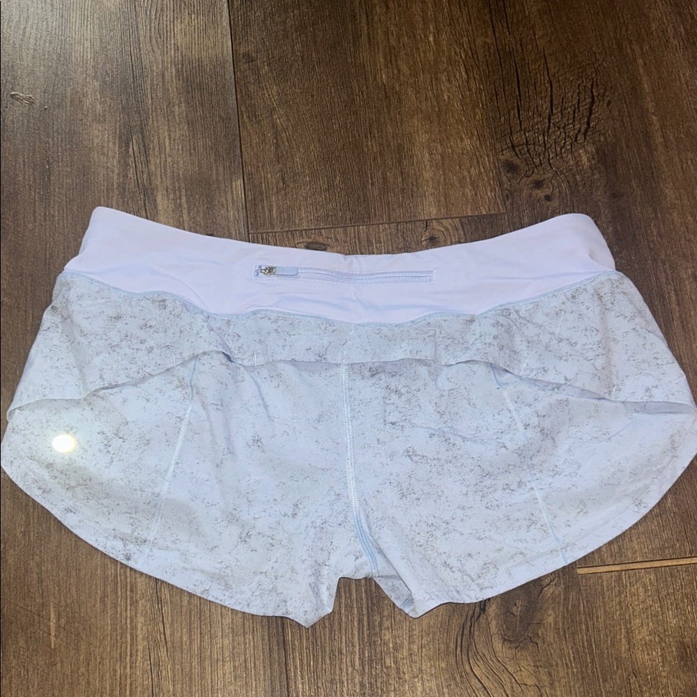 Lululemon speed up shorts low rise 2.5 - Picture 2 of 3